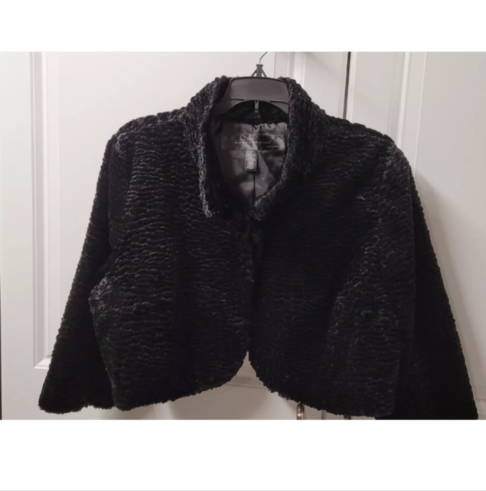 Apostrophe Luxury Is A State Of Mind Shrug Women's Size: XL 16/18